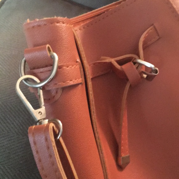 Small Basic Handbag - Picture 5 of 5